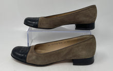 Load image into Gallery viewer, Authentic Salvatore Ferragamo Womens Brown Black Block Pump Heels Size 6 4A