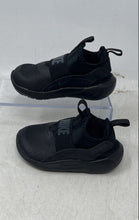 Load image into Gallery viewer, Nike Kids Flex Runner 4 IF2895-001 Black Slip-On Low Top Sneaker Shoes Size 6C