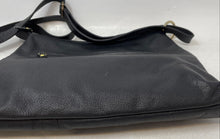 Load image into Gallery viewer, Prado & Negao Womens Black Pebbled Leather Inner Pockets Zipper Shoulder Bag