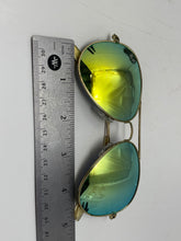 Load image into Gallery viewer, Ray-Ban Aviator Men's Gold Tone Mod. 3025 With Case