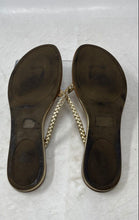 Load image into Gallery viewer, Guess Womens Brown Leather Slip-On Braided Strap Flip Flop Sandals Size 9 M