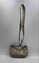 Load image into Gallery viewer, Authentic Marc Jacobs Womens Q Percy Gold-Tone Leather Crossbody Bag Damaged