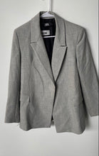 Load image into Gallery viewer, Zara Mens Gray Long Sleeve Notch Lapel Regular Fit Open Front Blazer Size XS
