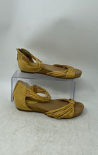 Load image into Gallery viewer, Giani Bernini Womens Beige Yellow Open Toe Strappy Sandals Size 5.5M