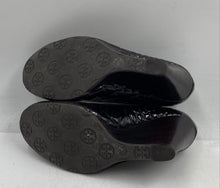 Load image into Gallery viewer, Authentic Tory Burch Womens Dark Brown Leather High Pump Heels Size 6.5M Damaged