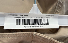 Load image into Gallery viewer, Express Womens Beige Flat Front Pockets Straight Leg Capri Pants Size 8