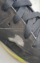 Load image into Gallery viewer, Authentic Nike Mens Jordan 6 Retro Black Green Sneaker Shoes Size 11 Damaged
