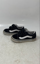 Load image into Gallery viewer, Vans Kids Old Skool V Black White Hook And Loop Sneaker Shoes Size 6.5