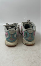 Load image into Gallery viewer, Nike Womens LeBron 21 Premium Gray Floral Lace-Up Running Shoes Size 6.5