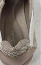 Load image into Gallery viewer, Clarks Womens Teagan Go 13288 Beige Slip-On Low Top Sneaker Shoes Size 8