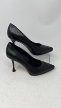 Load image into Gallery viewer, Vince Camuto Womens Black Leather Pointed Toe Slip-On Pump Heels Size 7.5 M