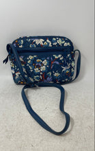 Load image into Gallery viewer, Vera Bradley Womens Multicolor Floral Print Adjustable Strap Crossbody Bag