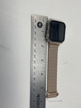 Load image into Gallery viewer, Apple Watch Serie Se 40mm Aluminum Case ( Refurbished) Unlocked (NCL)