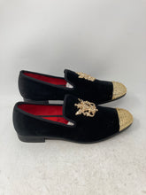 Load image into Gallery viewer, Jitai Mens Black Gold Embellished Almond Toe Slip-On Loafers Shoes Size 9.5