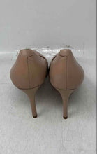 Load image into Gallery viewer, Banana Republic Womens Beige Leather Pointed Toe Slip-On Pump Heels Size 8.5M