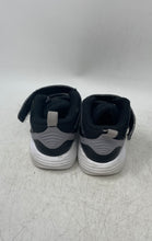 Load image into Gallery viewer, Nike Boys Air Jordan Max Aura 5 DZ4355-061 Black Basketball Shoes Size 7C