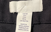 Load image into Gallery viewer, H&M Womens Black Pleated Front Slash Pockets Wide-Leg Dress Pants Size 6