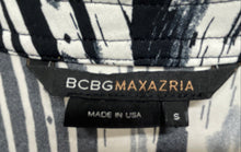 Load image into Gallery viewer, BCBGMaxazria Womens Black White Printed 3/4 Sleeve Wrap Dress Size Small