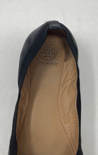 Load image into Gallery viewer, Authentic Tory Burch Womens Caroline Black Slip-On Ballet Flats Size 6M Worn