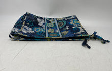Load image into Gallery viewer, Vera Bradley Womens Mod Blue Floral Pockets Zip Top Quilted Cosmetic Makeup Bag