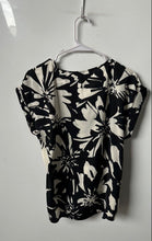 Load image into Gallery viewer, Nine West Womens Black White Floral Cuffed Short Sleeve Round Neck Blouse Top M