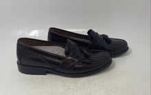 Load image into Gallery viewer, Weejuns Mens Clive Black Leather Slip-On Low Top Tasseled Loafer Shoes Size 7.5M