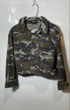 Load image into Gallery viewer, Express Womens Green Camouflage Long Sleeve Pockets Cropped Jacket Size XS/S