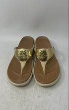 Load image into Gallery viewer, Crocs Womens Sanrah Beige Hammered Circle Slip-On Flip Flop Sandals Size 9