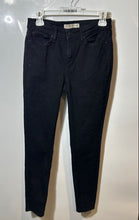 Load image into Gallery viewer, Signature By Levi Strauss & Co. Womens Black High-Rise Skinny Jeans Sz 6M 28/30