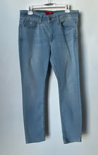 Load image into Gallery viewer, Guess Mens Blue Medium Wash Pockets Denim Straight Leg Jeans Size 32x30