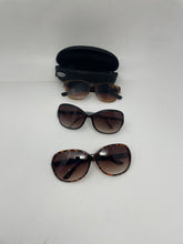 Load image into Gallery viewer, Simply Vera, T. Hilfiger, Tifosi Women's/Men's Multicolored Sunglasses. (3 Pcs).