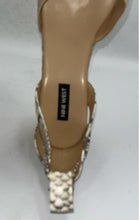 Load image into Gallery viewer, Nine West Ladies Khaki Stacked Heels Size 7