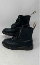 Load image into Gallery viewer, Dr. Martens Unisex 1460 Black Leather Lace-Up Ankle Combat Boots Size M7 W8