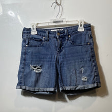Load image into Gallery viewer, GBG Womens Blue 5-Pocket Design Belt Loops Distressed Cut-Off Shorts Size 26