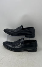 Load image into Gallery viewer, Shoestock Mens Black Leather Apron Toe Slip-On Penny Loafer Shoes Size 9.5