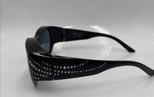 Load image into Gallery viewer, Solar Shield Women's Black Fit Over Polarized Sunglasses 2CP190GWE (NCL)