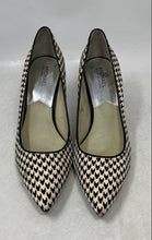 Load image into Gallery viewer, Michael Kors Womens Flex Beige And Brown High Stiletto Pump Heels Size 11M