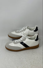 Load image into Gallery viewer, Juniors Sole Mates Womens White Leather Lace-Up Low Top Sneaker Shoes Size 6