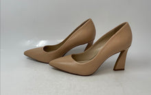 Load image into Gallery viewer, Vince Camuto Womens Akenta Beige Leather Slip-On Pointed Toe Pump Heels Size 7