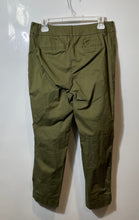 Load image into Gallery viewer, Chico's Mens Green Flat Front Slash Pocket Cropped Pants Size 0.5
