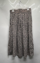 Load image into Gallery viewer, H&M Womens White Black Floral Print Button Front Midi Pleated Skirt Size 10