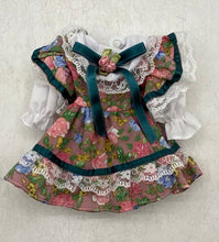 Load image into Gallery viewer, Heritage Mint Ltd 1997 Brown Hair Floral Dress Extra Outfit Doll W/Carrying Case