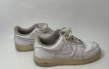 Load image into Gallery viewer, Nike Mens Air Force 1 Low All White Leather Lace-Up Sneakers Shoes Size 10