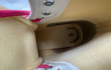 Load image into Gallery viewer, Skate Gear Womens White Pink Wheels Leather Lace-Up Roller Skates Size 6