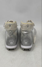 Load image into Gallery viewer, Under Armour Kids Highlight Franchise White Silver-Tone Football Cleats Sz 1.5Y
