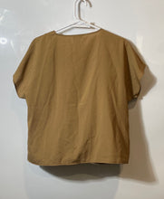 Load image into Gallery viewer, DKNY Womens Brown Short Sleeve V-Neck Pullover Blouse Top Size Medium