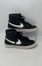 Load image into Gallery viewer, Nike Kids Blazer Mid 77 DA4086-002 Black Lace-Up Basketball Shoes Size 4Y