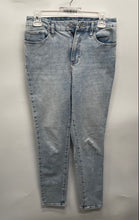 Load image into Gallery viewer, Express Womens Blue Denim Medium Wash Stretch Pockets Skinny Leg Jeans Size M