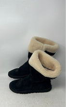 Load image into Gallery viewer, UGG Womens Beckham 1005413 Black Suede Buckle Fold-Over Snow Boots Size 7