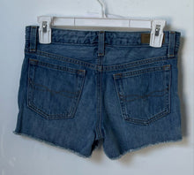 Load image into Gallery viewer, Polo Ralph Lauren Girls Blue Denim 5-Pocket Design Cut-Off Shorts Size 14